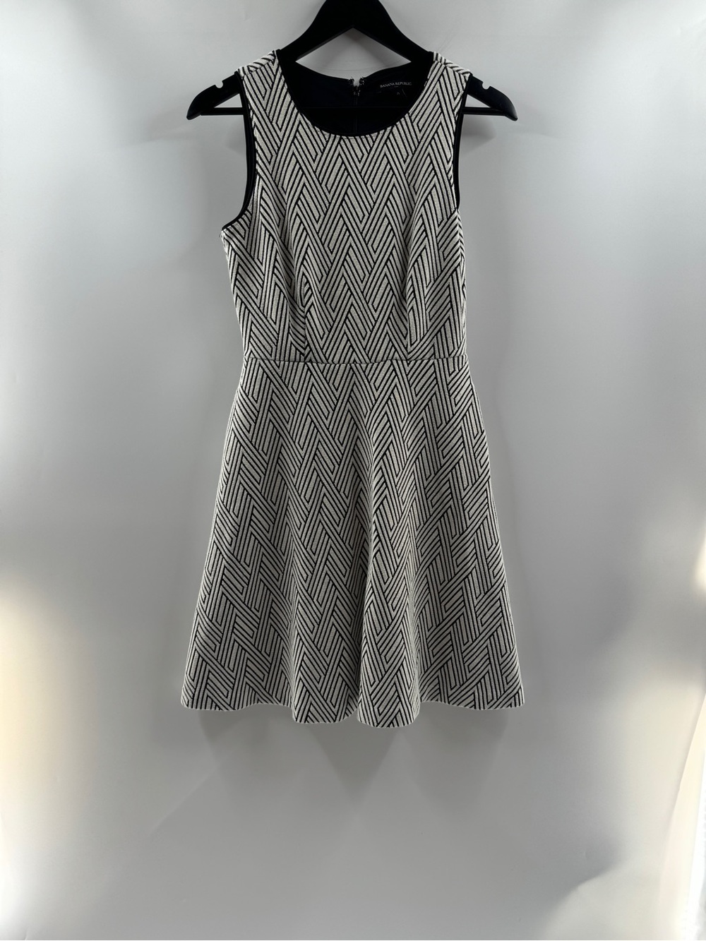 Banana Republic Black White Geometric A-Line Dress – Women’s Size 0